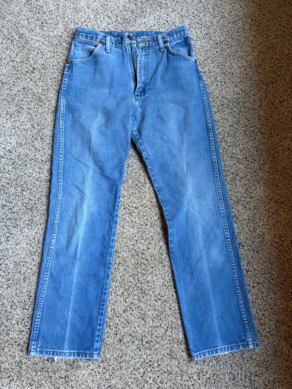 Vintage old school Wrangler Women’s Light Blue Straight Leg Jeans